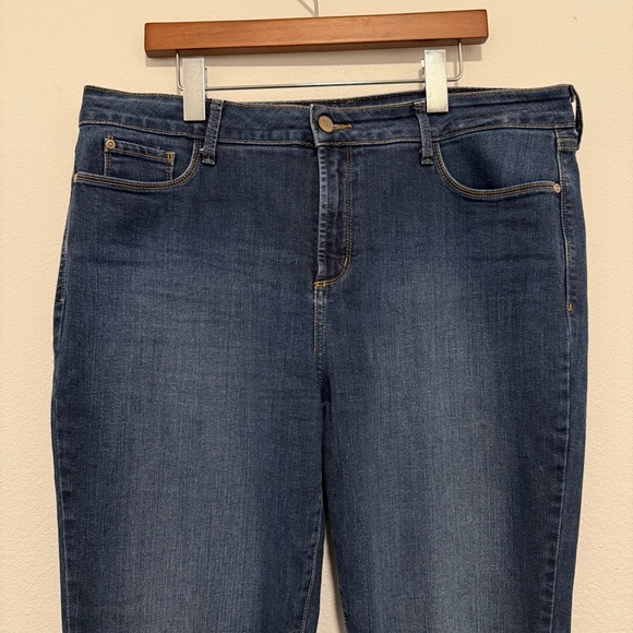 NYDJ Marilyn Straight Leg Jeans Lift Tuck Technology Slimming Size 16 - Picture 2 of 6